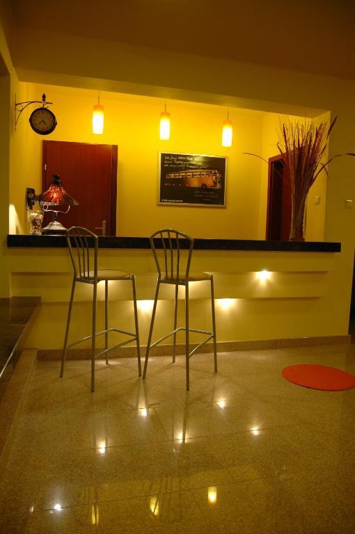 Hotel Graf Łask Екстериор снимка