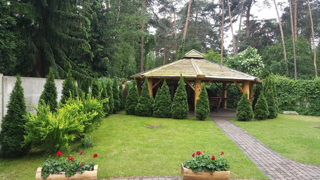 Hotel Graf Łask Екстериор снимка